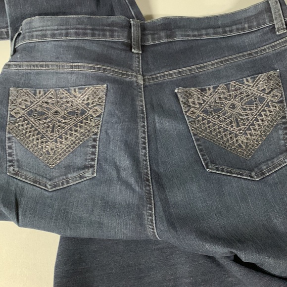 WOMENS JEANS - Picture 7 of 8